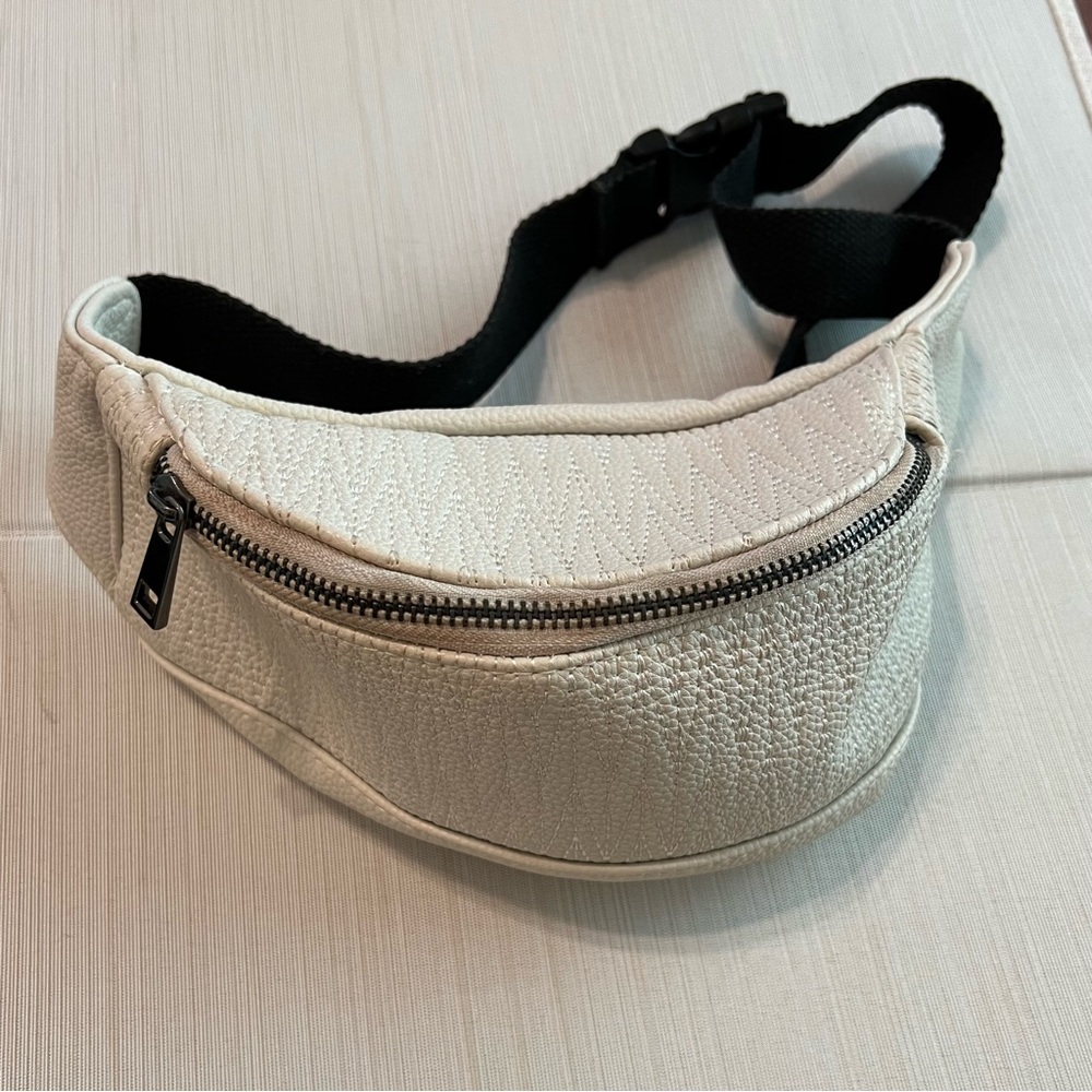 Belt bag fanny pack